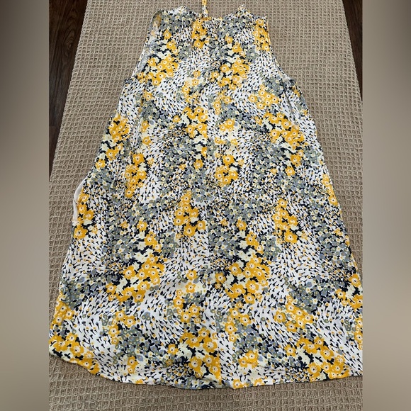 LOFT Yellow and White dreses Vibrant Floral Design - Picture 3 of 7
